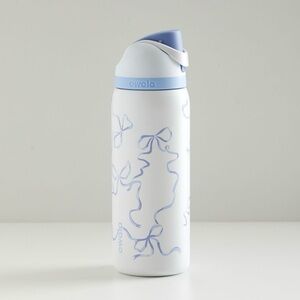 NWT Owala bow water bottle 32 oz free sip